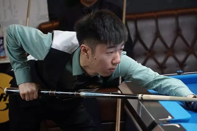 突再次上演 突再次上演