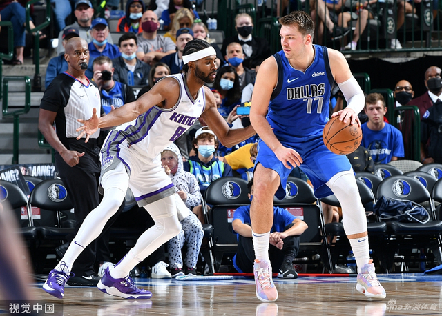 更在更衣室 更在更衣室