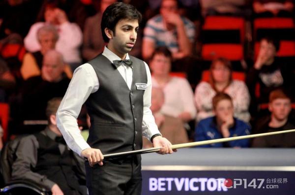 场球员的回 场球员的回